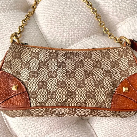 ✨ VINTAGE GUCCI MONOGRAM PURSE ✨ - Picture 3 of 7